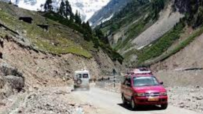Mughal Road to reopen tomorrow to facilitate COVID-19 patients’ referral from Poonch, Rajouri to Srinagar